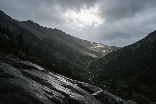 川西高山峡谷 雨歇云隙漏下天光 - 06
